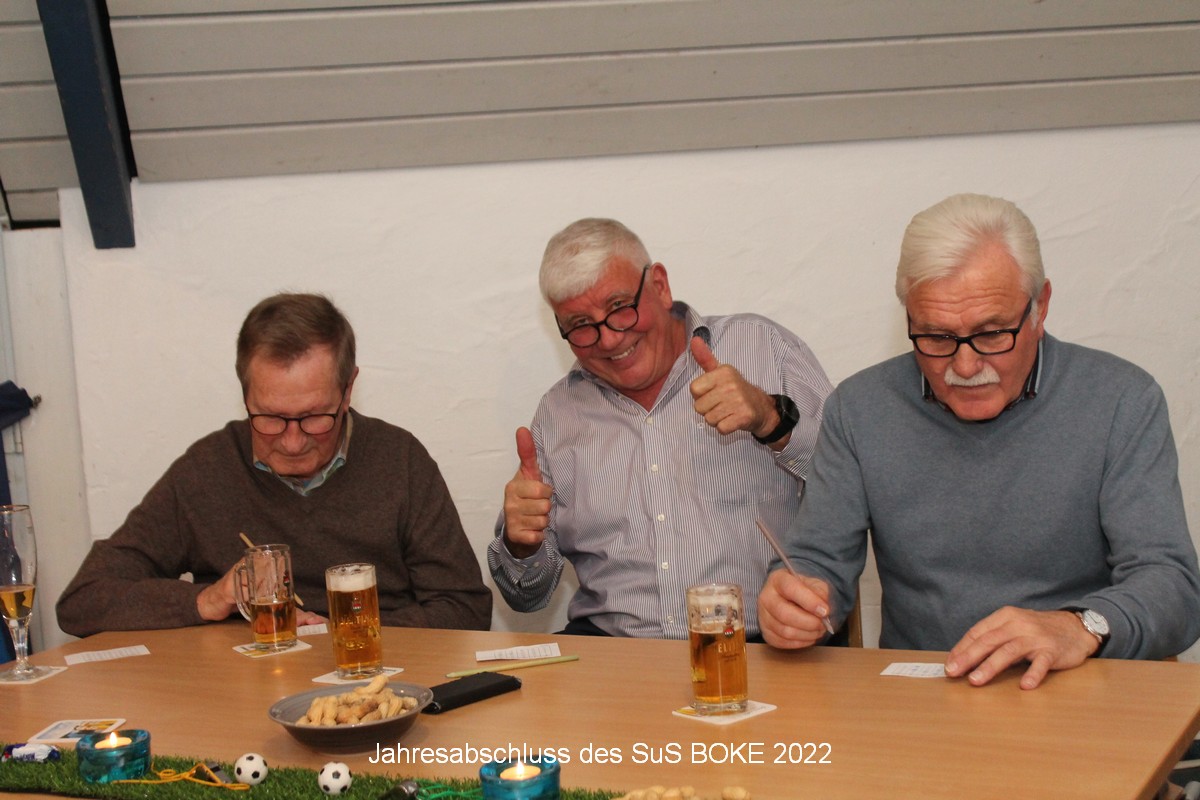 Engagierte Mitglieder des SuS BOKE feiern den Jahresabschluss