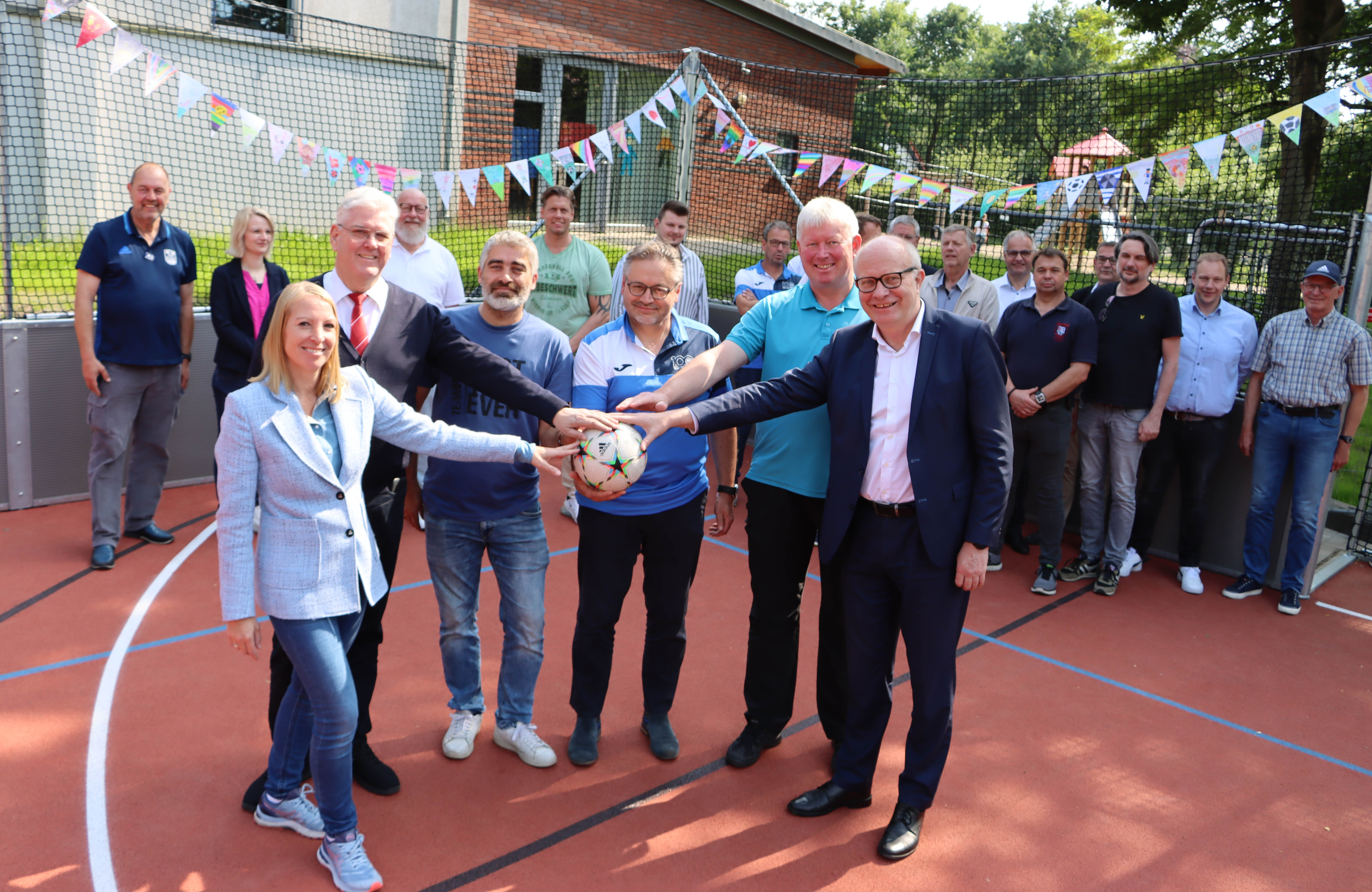 Mehrzweckspielfeld feierlich eröffnet