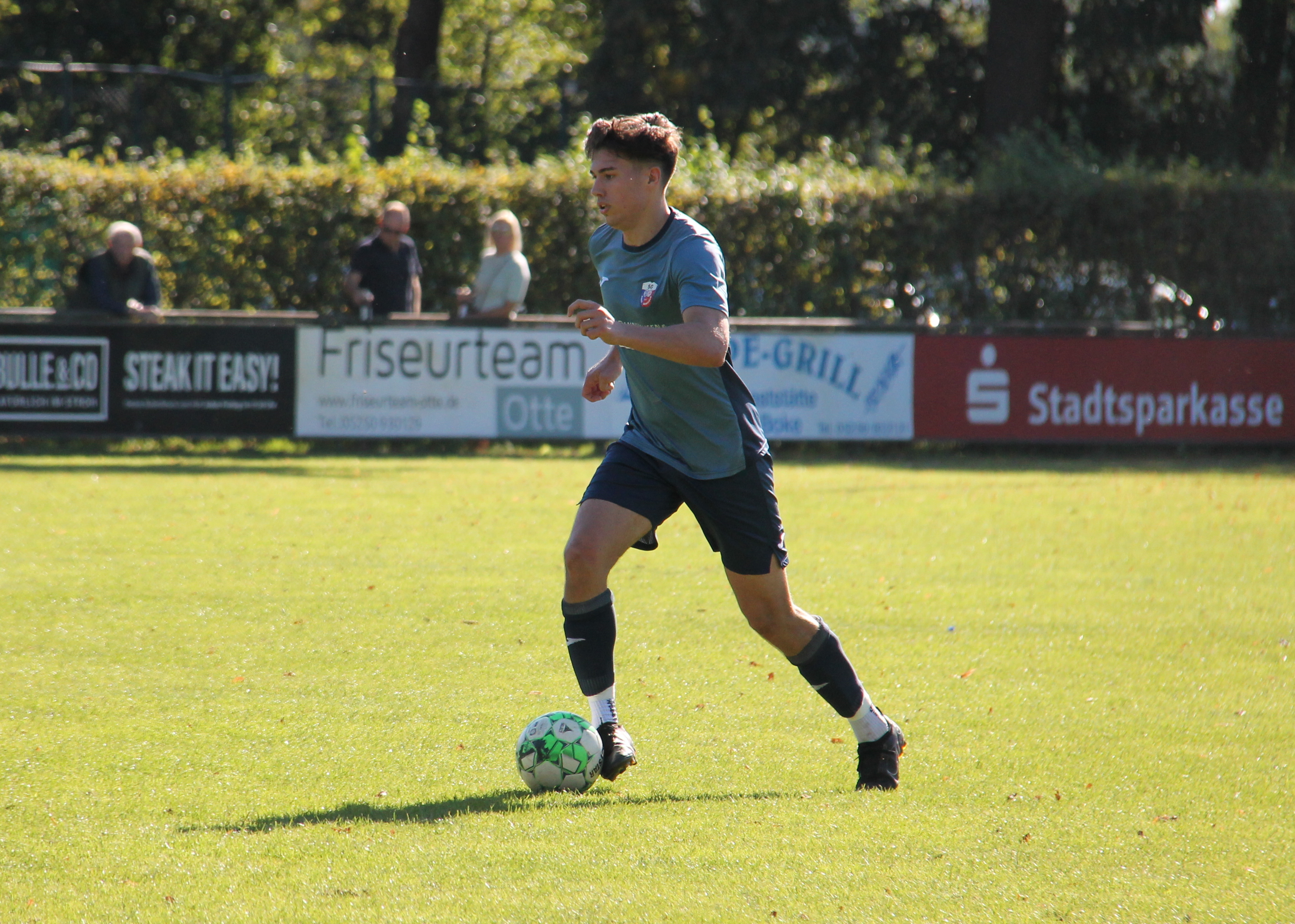I. Mannschaft setzt Siegesserie mit 4:1-Erfolg gegen Sennelager fort